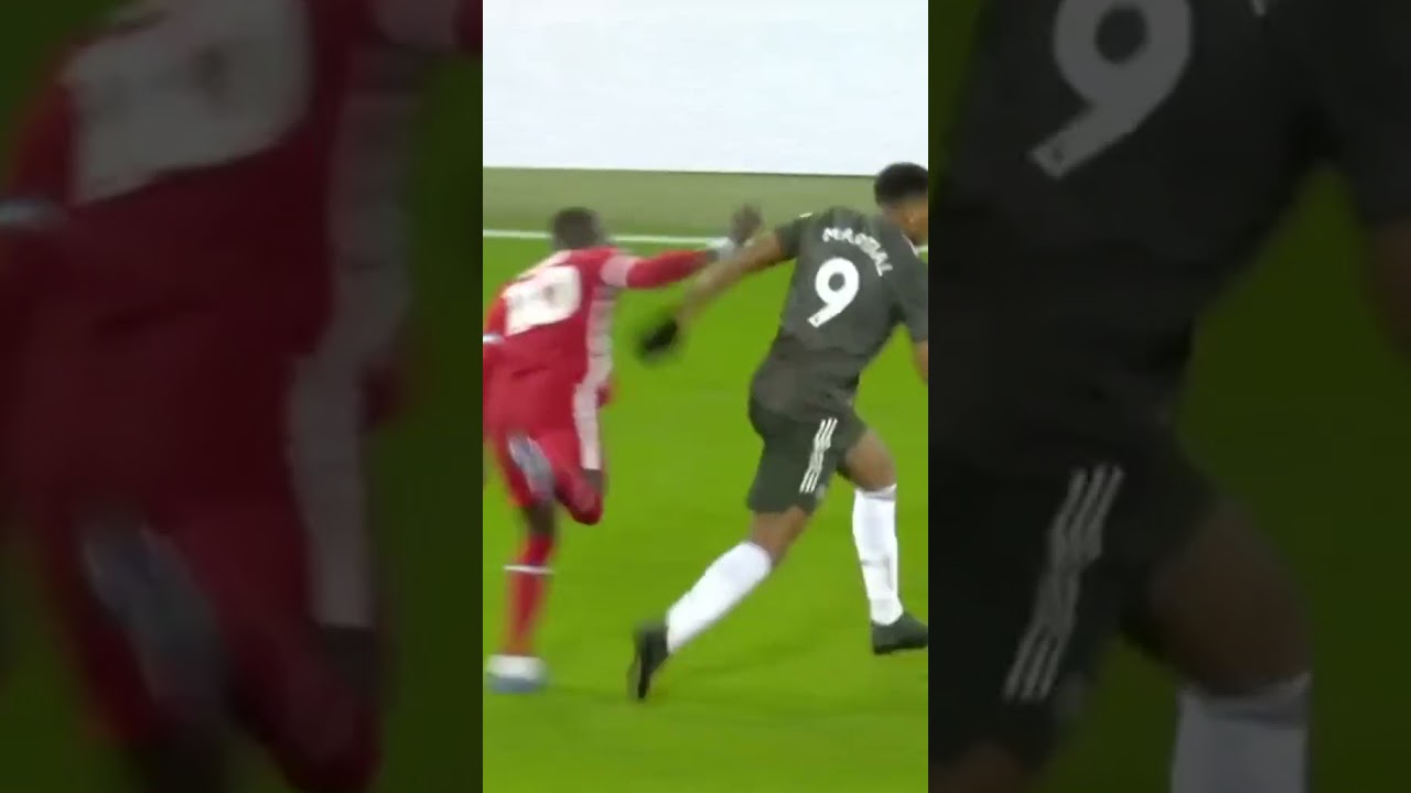Martial brought his dribbling boots today 😎 #premierleague #pl #football #soccer #viral #fyp #foryou