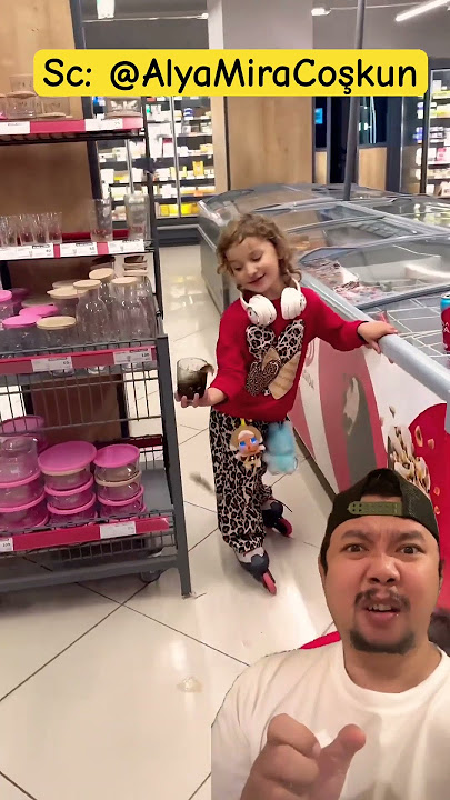 Kirain gempa ternyata adek goyangin gelas!!? #comedy #funny #shortvideo #lucu #shortsvideo