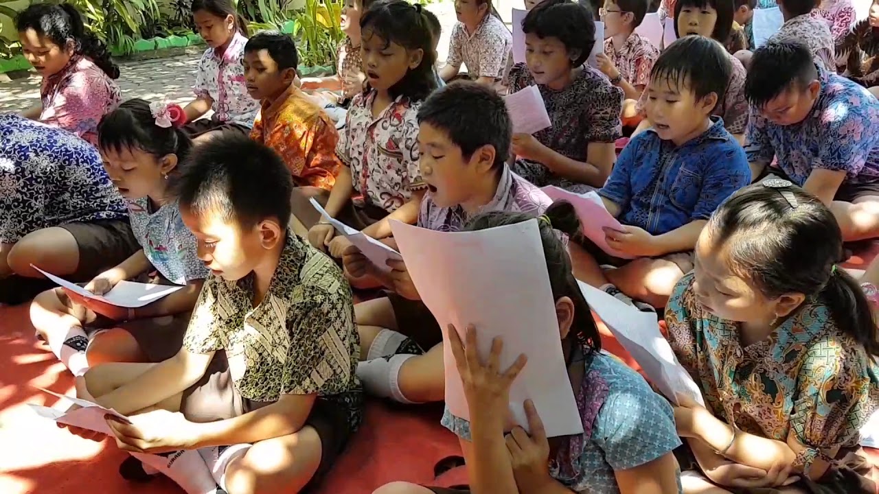 SDK SANTA THERESIA 2 SURABAYA ( 127 ). Latihan Persiapan Pesta Nama Pelindung Sekolah.