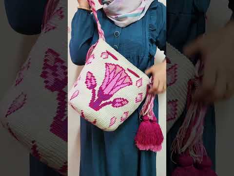 العميله قالتلى انا عاوزه شنطه مب اللى يشوفها يعرف انها فرعونى نقش بالهيروغليفي