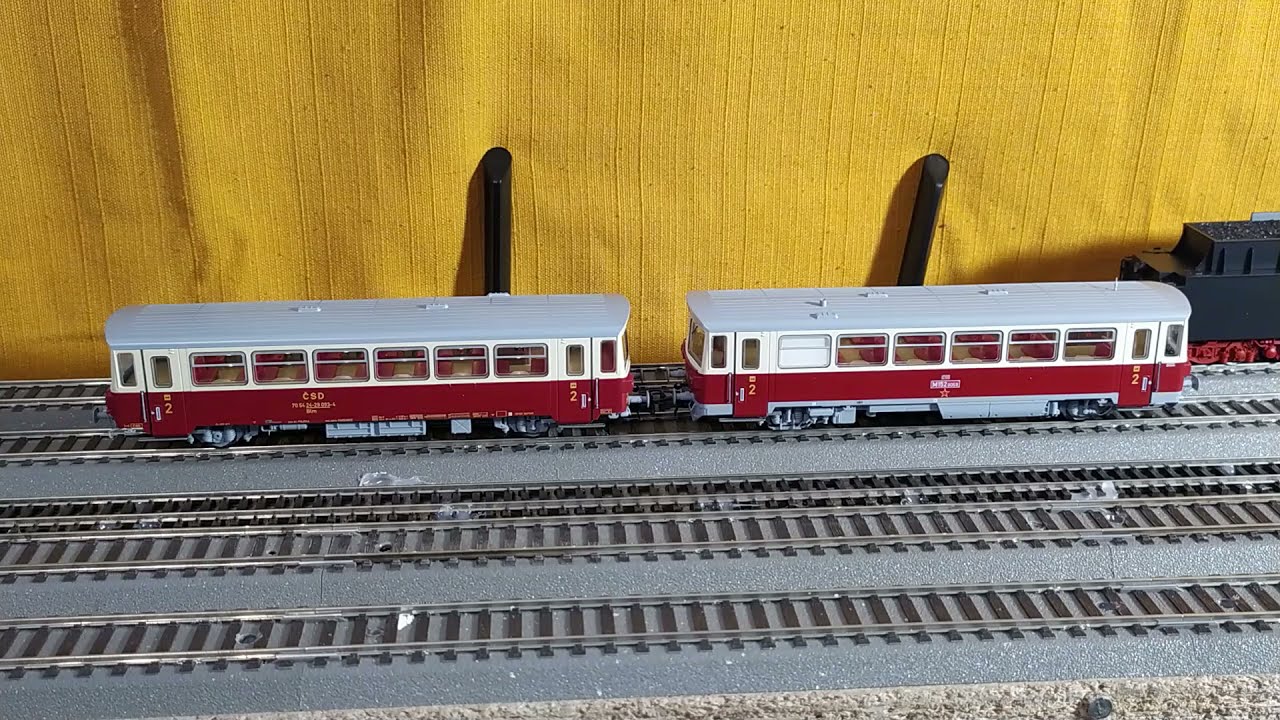 Motorový vůz  ČSD M152 0059 s přípojným vozem Blm  Roco 70373 A