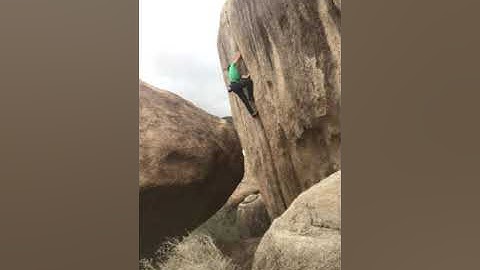 "Boortemus" 5.10d onsight solo (Joshua Tree, CA)