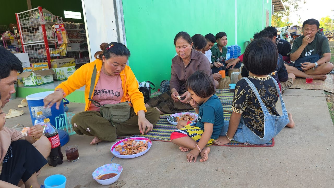 ขอบคุณป้าดาคนสวยมากๆเลี้ยงกุ้งเด็กๆขอให้สวยๆรวยๆ🙏🙏