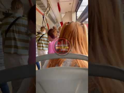В Ижевске задержали одного подростка по факту хулиганского поведения в ижевском трамвае.