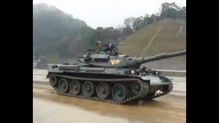 20120318 高知駐屯地記念行事　７４式戦車の観閲行進