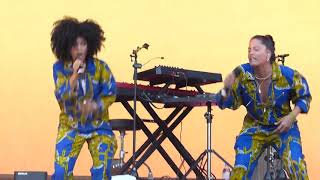 IBEYI &quot;Me Voy&quot; @ Festival Beauregard 08/07/18