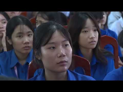 Hướng dẫn kỹ năng lái xe gắn máy an toàn cho học sinh trường THPT Võ Thị Sáu, đặc khu Côn Đảo
