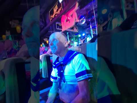 ДЕД-ТРАНСФОРМЕР ГДЕ ЗАВИСАЕТ ))) ПАТТАЙЯ ! LADYBOY !