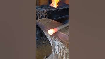 #blacksmith forging a simple #curtainpole #anvil #making #asmr