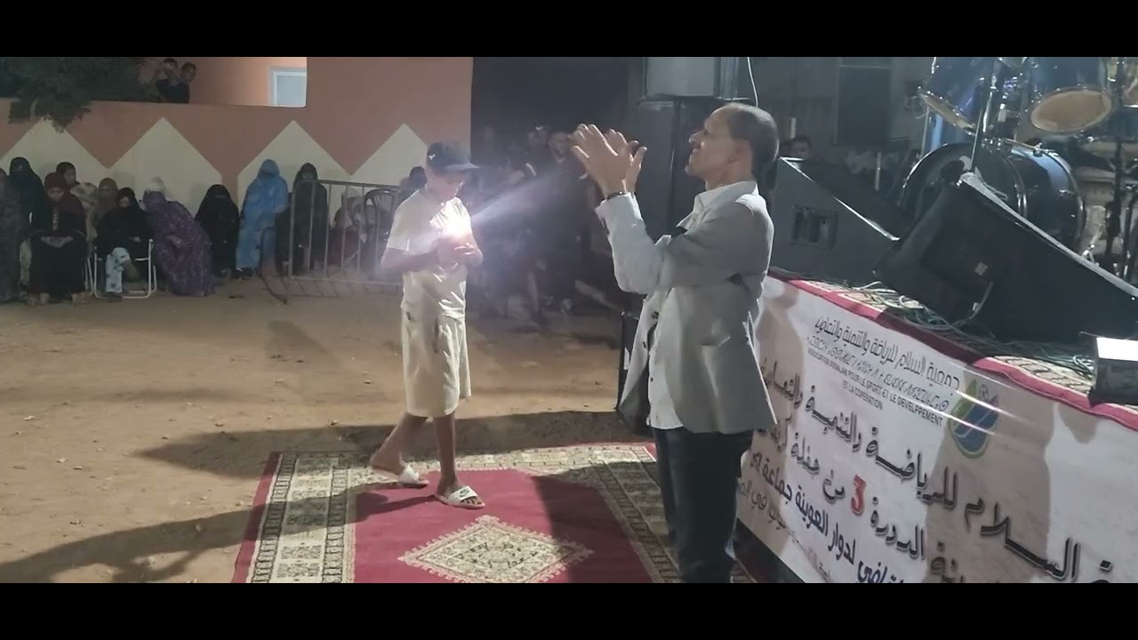 Azgaw tv الفكاهي لحسن شاوشاو 