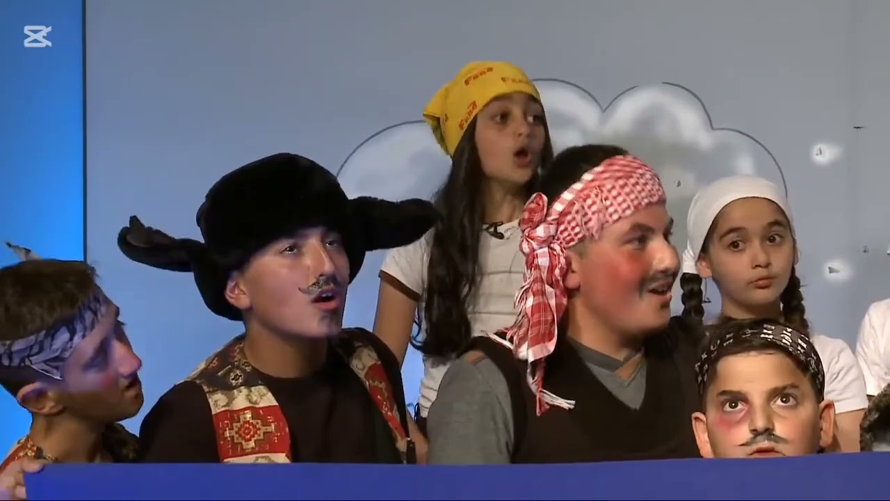 Ծուռ Թատրոն