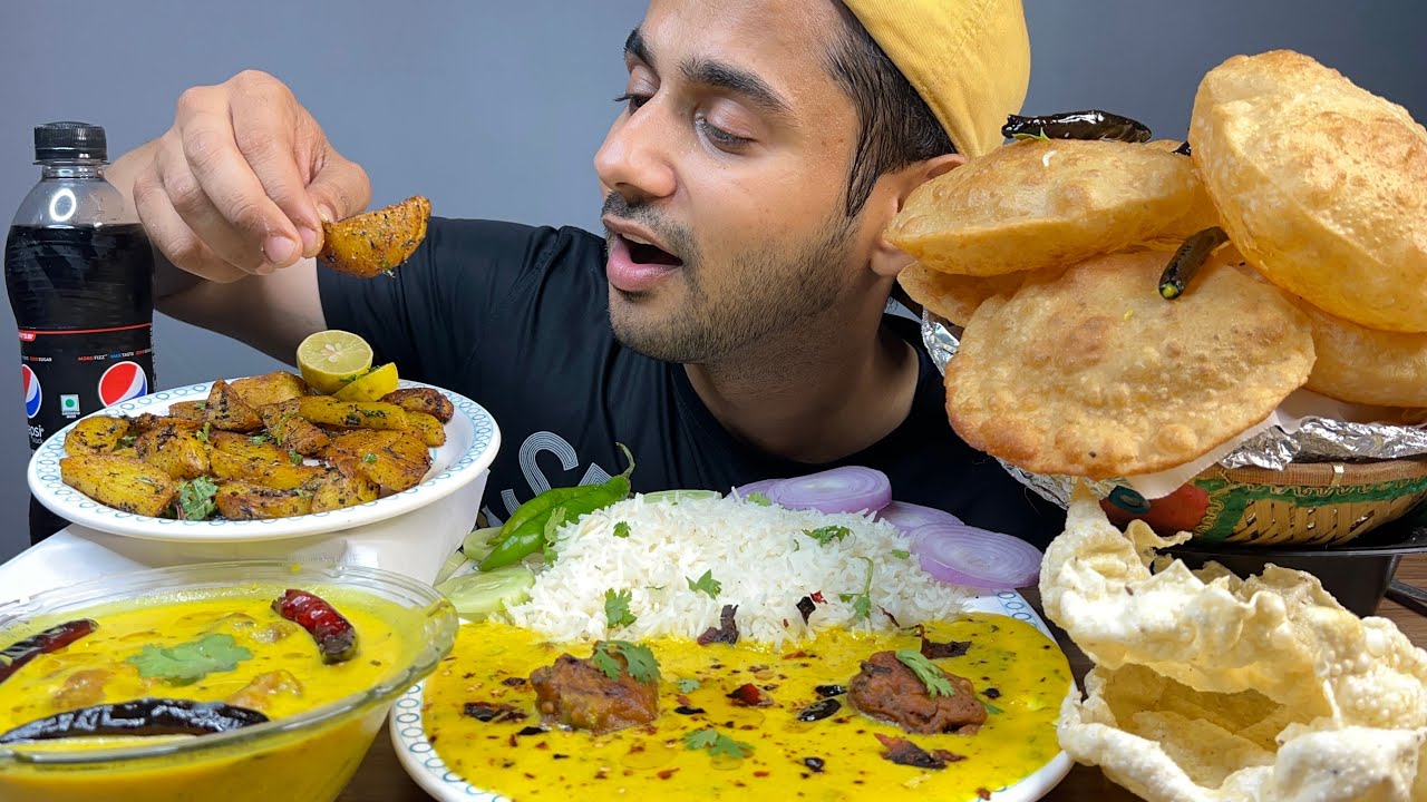 EATING CRISPY ALOO WITH KADHI CHAWAL & LUCHI (PURI),PAPAD | MUKBANG