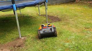 Worx M500 mit ACS unter Trampolin