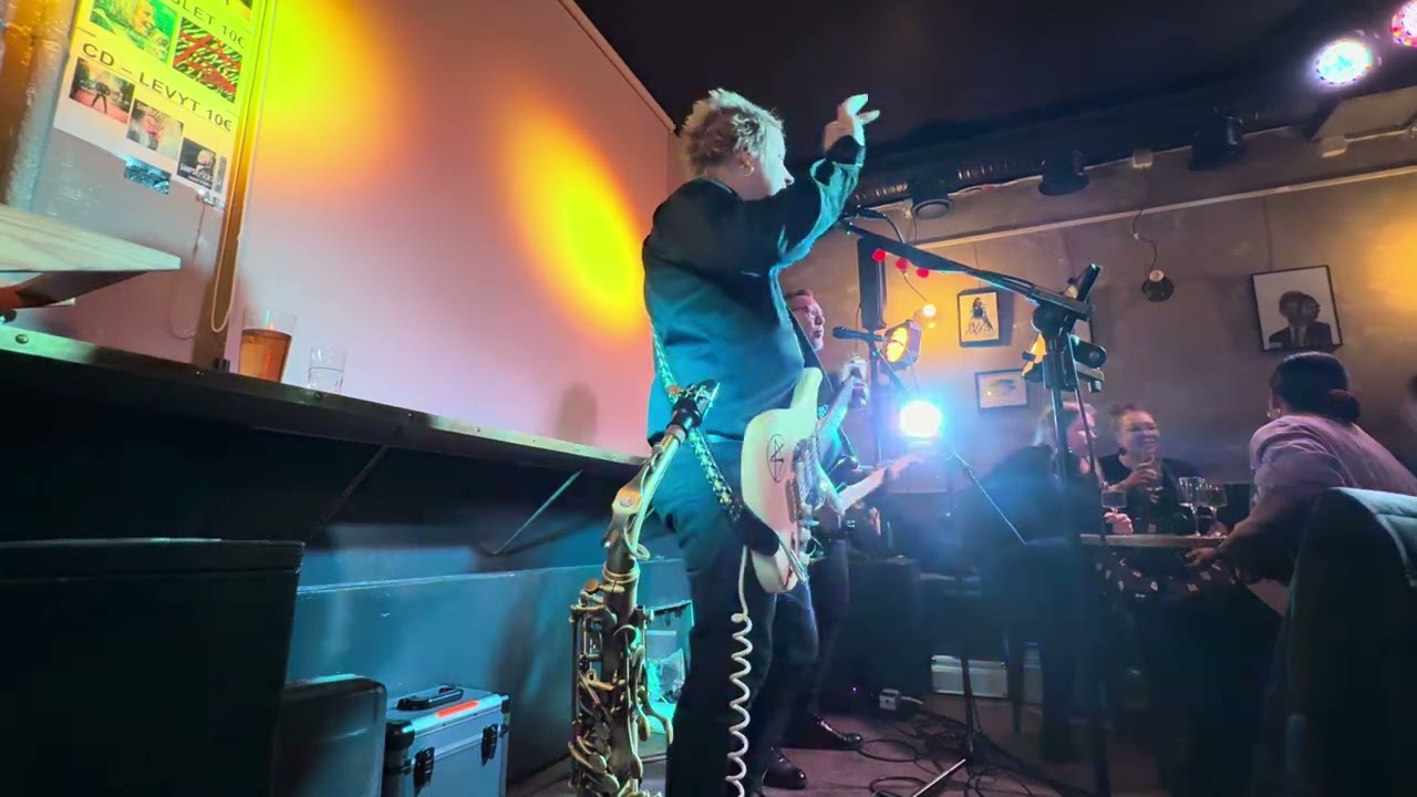 Sampsa Astala & Niko Hurme - Uhanalainen