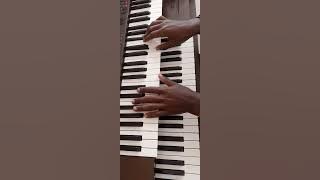 Malaika wa Bwana uchukue Sadaka.. played by Organist Kelvin