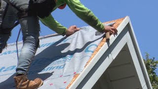 Roofers battle extreme heat as temperatures rise across Arkansas