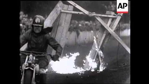Motor-Cycle Stunter, Putt Mossman