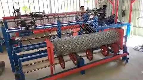 GST professional manufacturer automatic double spiral chain link fence machine working with 25*25mm
