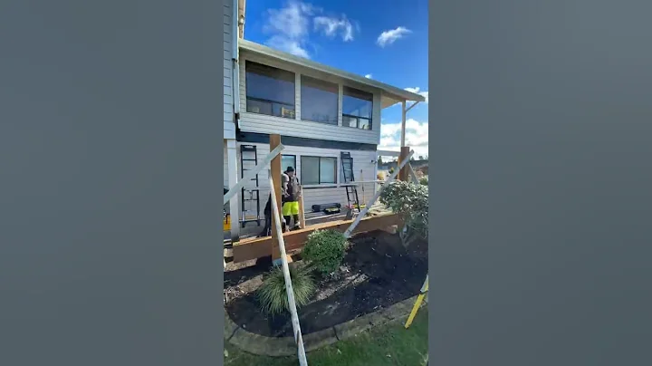 Installing Heavy Beams. #drdecks #yourprescriptionforquality #pressuretreatedhemlock #shorts