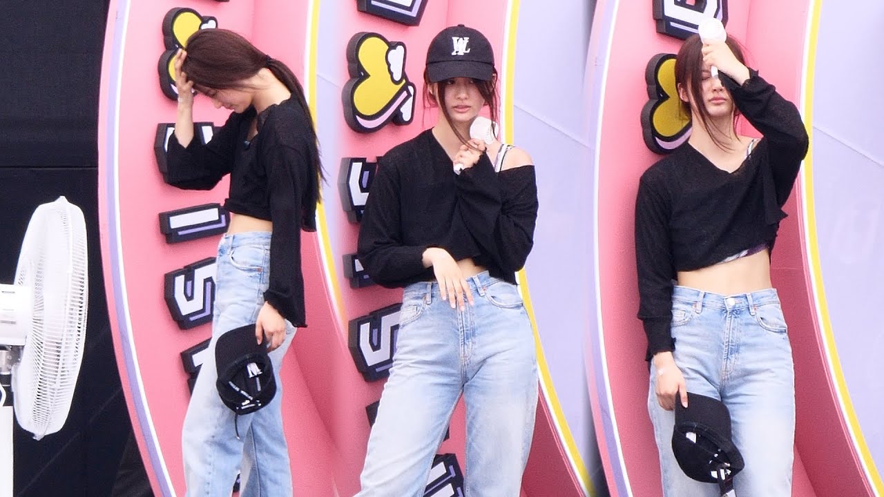 더운 날씨에 무대 리허설 마친 뒤 더위 식히는 엔믹스 설윤 (NMIXX SULLYOON)