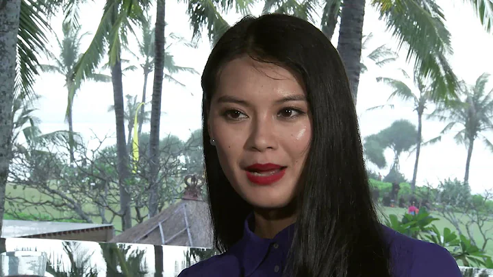 Miss World 2013 - Interview with Miss World 2012 -...