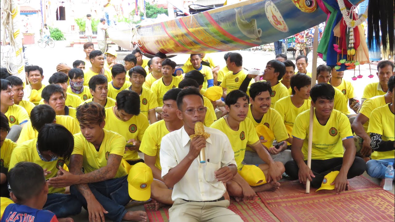 ទិដ្ឋភាពទម្លាក់ទូកង សុវណ្ណបេកាសោមាទេវី អង្គរអម្ពរពេជ្រ វត្តព្រះប្រសប់ចាស់ នៅឃុំព្រះប្រសប់