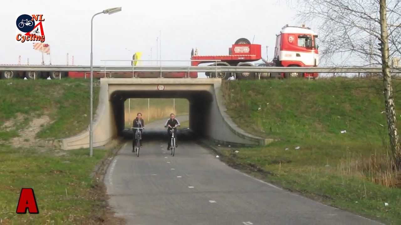 infrastructure as a service 25 ways to cross a major road by bicycle, 's-Hertogenbosch (Netherlands)