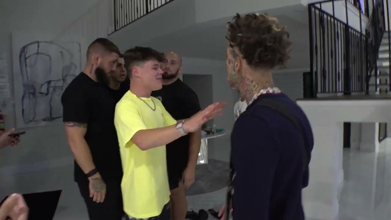 Konvy Slaps Island boys