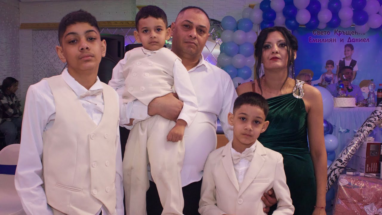 Свето Кръщене на Емо и Дани -22.11.2025 Родители Димо  Петя- Василеви  Духовни Наставници Румен Соне