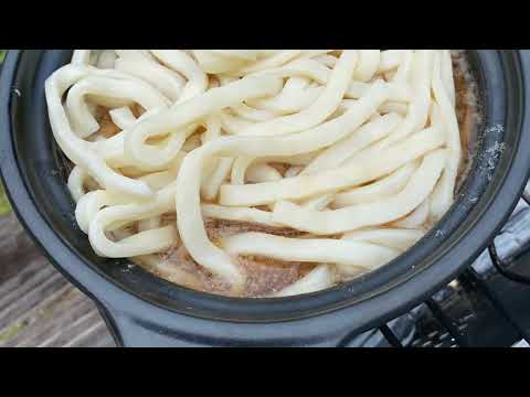 ソロキャンプ飯(肉うどん)