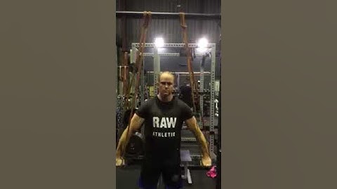 Band tricep pushdown