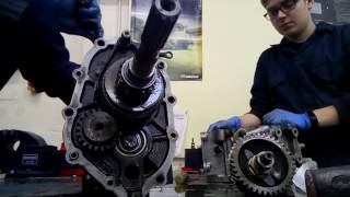 Stripping down a Land Rover R380 gearbox part 3