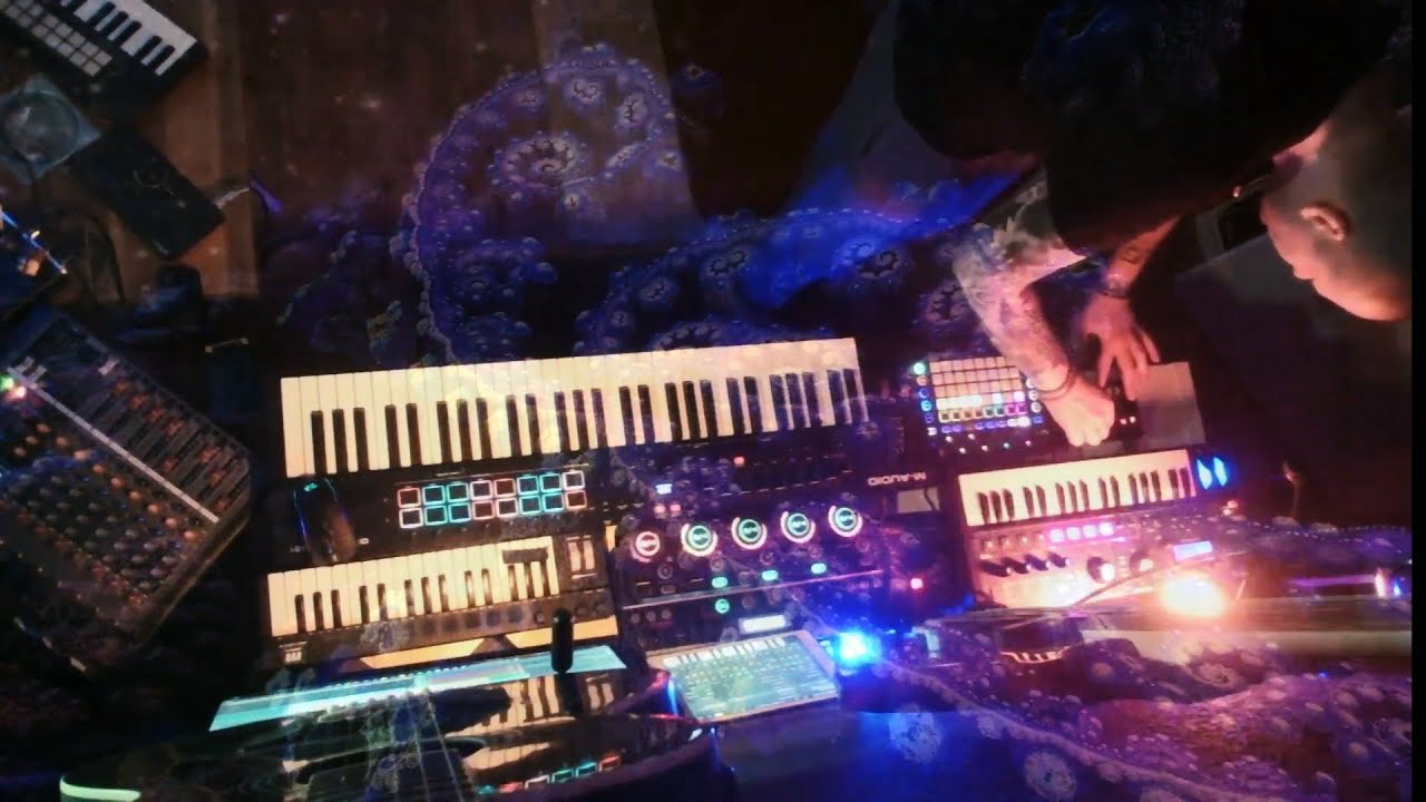 Hr. Pulver - Freestyle Electro live looping Session Nr.11