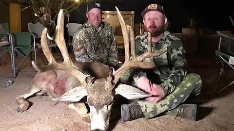 GIANT 19 Point Trophy Mule Deer Hunting Experience!