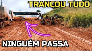 ÔNIBUS ATRAVESSOU, CARRETA ATOLOU E TRATOR PATINANDO