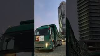 Yardım malzemesi taşıyan kamyonlarımız, deprem bölgesine gitmek üzere yola çıktı. (8 Şubat)