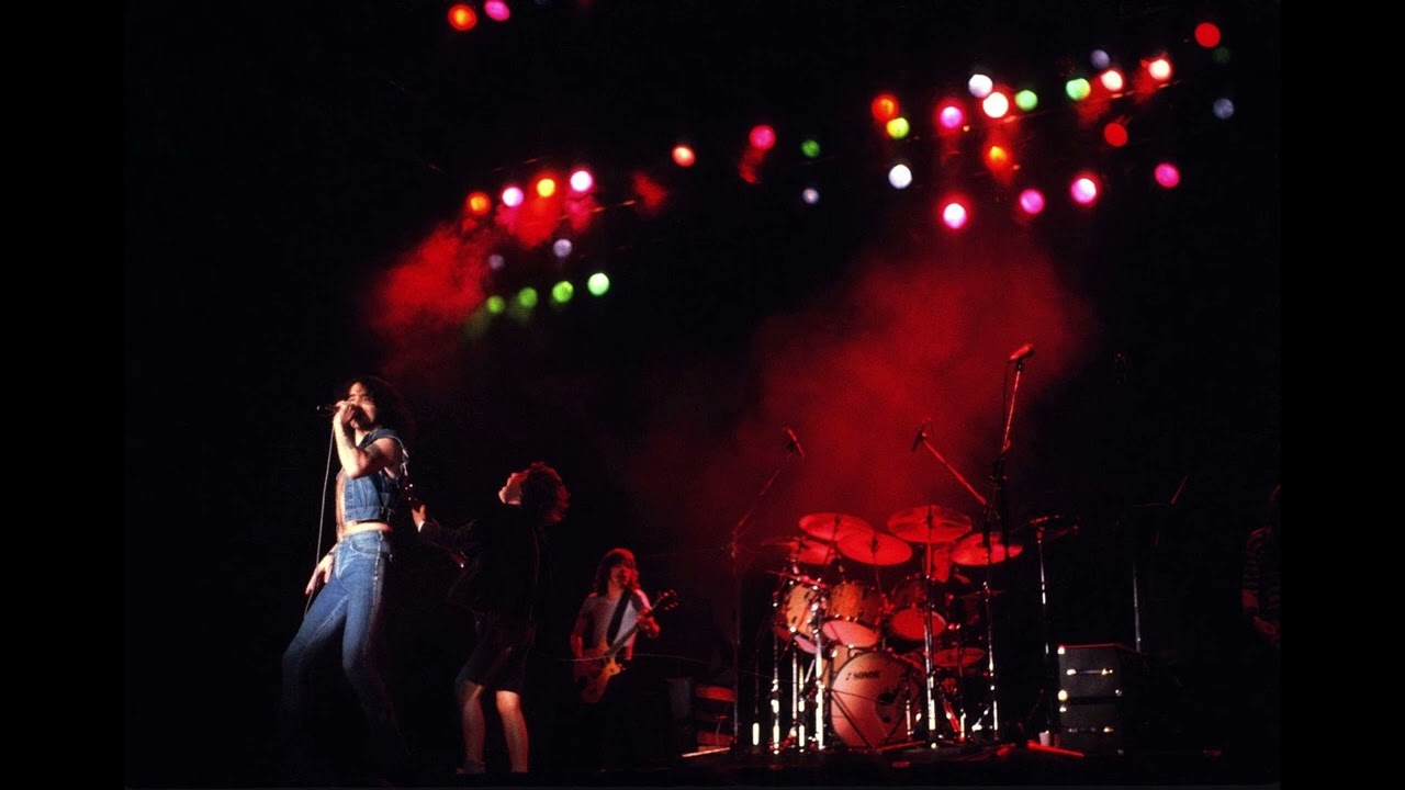 AC/DC live Amsterdam 12 November 1979 (Remastered) full concert - YouTube