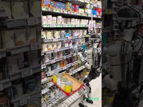 HIVE Robots Unitree G1 training on cans at føtex