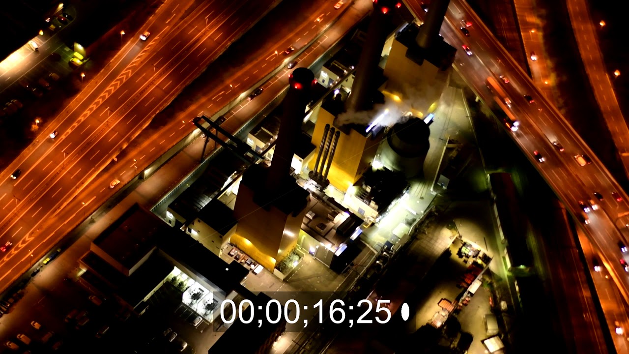 Nachtluftvideo Kraftwerksanlagen des Heizkraftwerk Wilmersdorf in Berlin, Deutschland