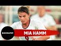 Mia Hamm - Soccer Player | Mini Bio | BIO の動画、YouTube動画。