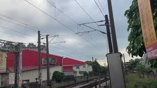 1228次700型區間車往基隆通過樹林俊英街平交道