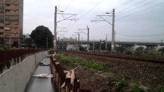 台鐵林口線運煤返空列車通過八德路段