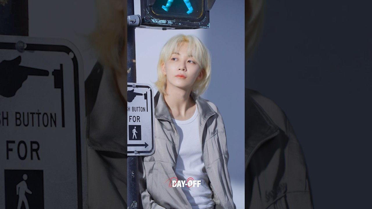 公式2025 SEASON'S GREETINGSセブチ　ジョンハン　ホログラム SEVENTEEN 2025 SEASON'S GREETINGS #JEONGHAN 🎞️ - YouTube