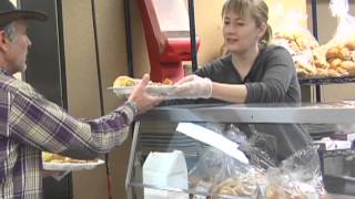 Volunteers show up to serve the community on Thanksgiving