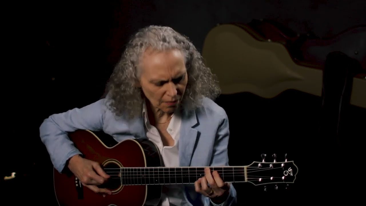Tonton Mimi Fox Performs "Wave" on a Santa Cruz Firefly Parlor Guitar di YouTube Tonton Mimi Fox Performs "Wave" on a Santa Cruz Firefly Parlor Guitar di YouTube