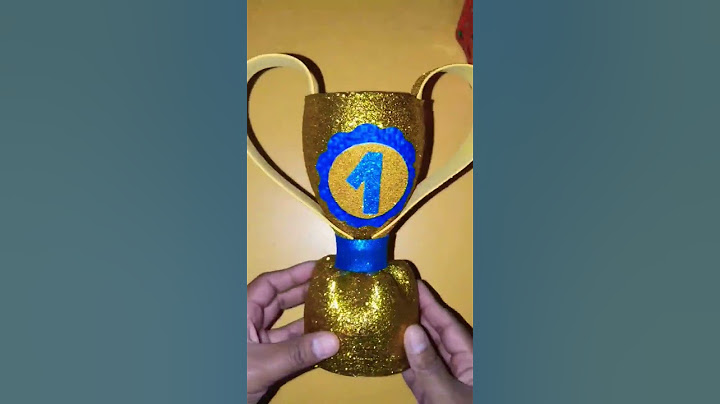Copa hecha con botella #maestra #reutiliza #reciclaje #fácil #divertido #diadelpadre #dulcero
