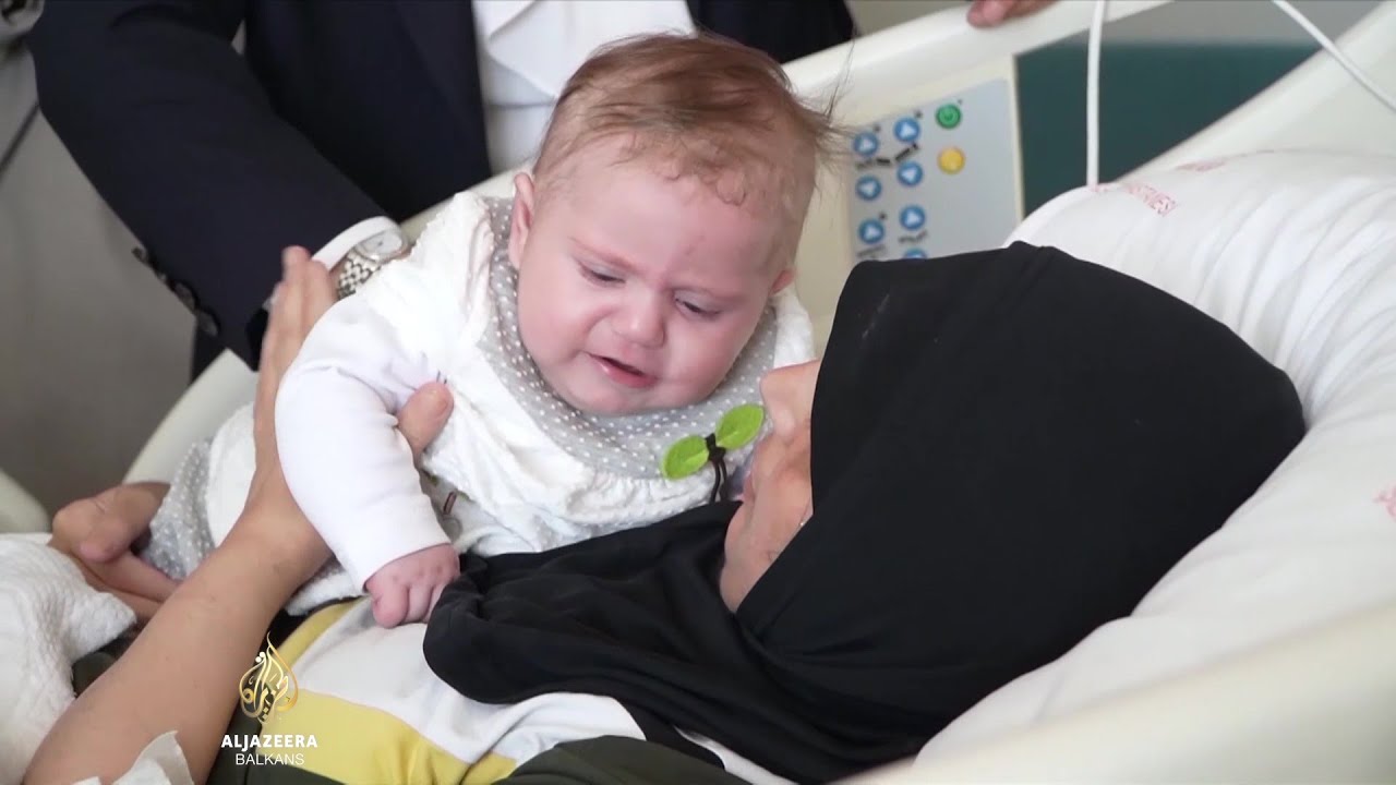 بعد 54 يومًا، عاد الطفل إلى أحضان أمه