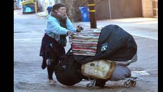 Jeremy Jackson's ex-wife Loni Willison is seen barefoot and homeless in Venice