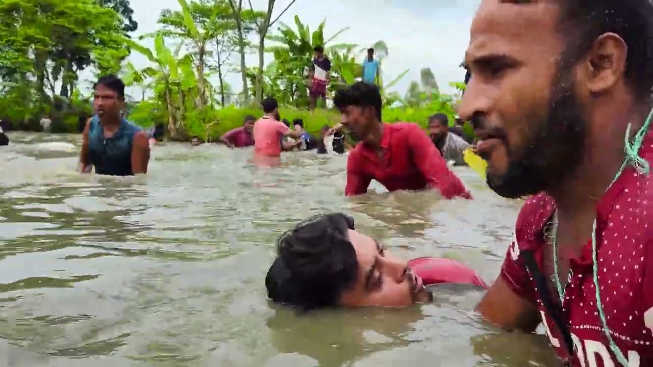 Encounter a huge school of fish   catch fish and trap fish on a rainy day | মাছ ধরার প্রতিযোগীতা