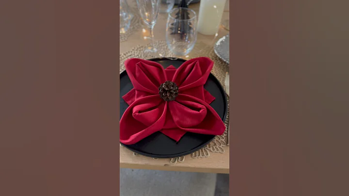 Step-by-Step: Folding Napkin into Poinsettia Flower #napknapkins #napkinart #holidaydecoration